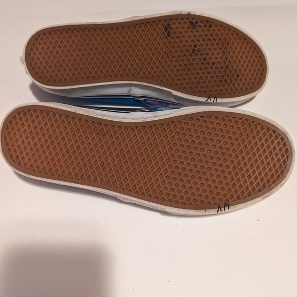 MISSY Size 6, Galaxy Vans. - Picture 7 of 8